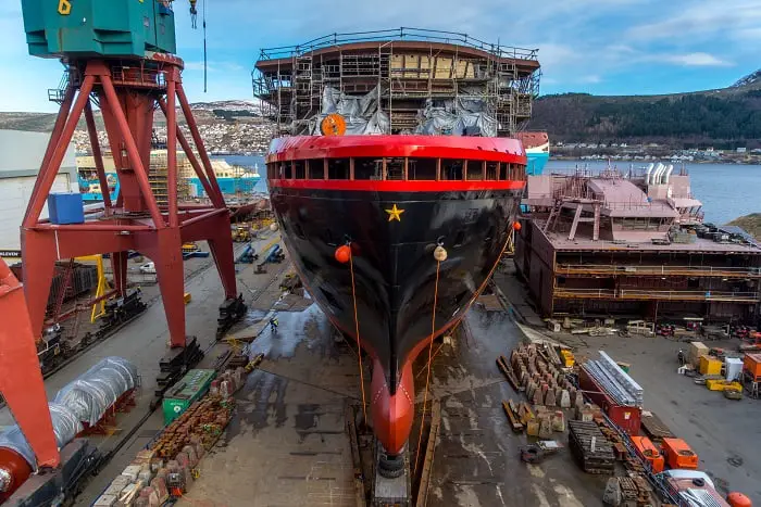 Retard de livraison du nouveau vaisseau amiral Hurtigruten - plusieurs milliers de passagers touchés 4 Retard de livraison du nouveau vaisseau amiral Hurtigruten - plusieurs milliers de passagers touchés - 3