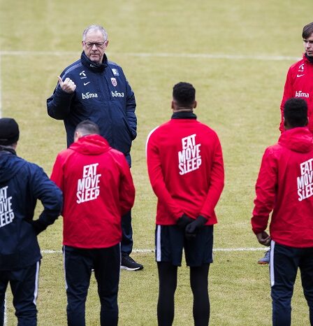 L'équipe nationale de football décide qu'il est `` temps de gagner à nouveau '' 23 L'équipe nationale de football décide qu'il est `` temps de gagner à nouveau '' - 22