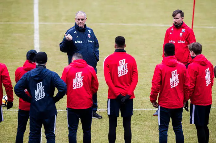 L'équipe nationale de football décide qu'il est `` temps de gagner à nouveau '' 4 L'équipe nationale de football décide qu'il est `` temps de gagner à nouveau '' - 3