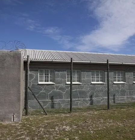Payez 2,4 millions de NOK pour dormir dans la cellule de la prison de Mandela 2 Payez 2,4 millions de NOK pour dormir dans la cellule de la prison de Mandela - 1