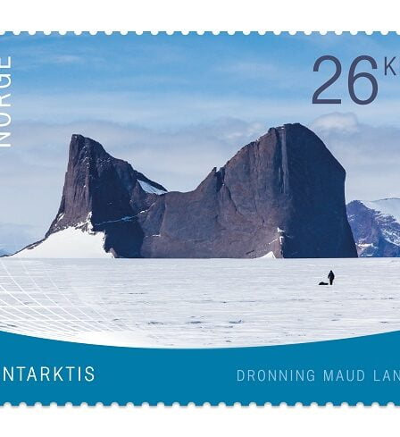 La poste émet les timbres numéros 1999 et 2000 - 10