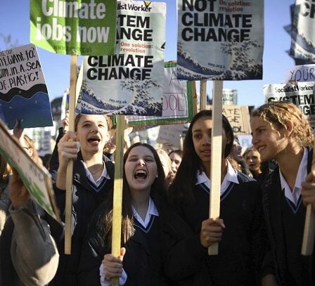 Des dizaines de milliers d'étudiants manifestent pour les mesures climatiques 11 Des dizaines de milliers d'étudiants manifestent pour les mesures climatiques - 10
