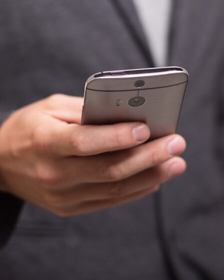 11 000 lignes téléphoniques corona ont sonné en six jours - 16