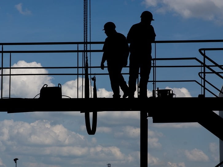 Préoccupations concernant les décès parmi les travailleurs étrangers - 3