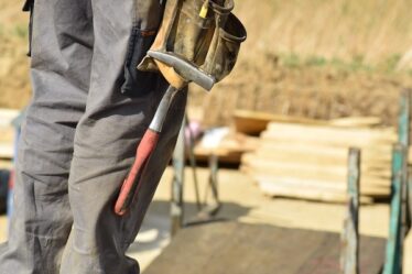 11 pour cent des parents célibataires qui travaillent ont de faibles revenus - 6