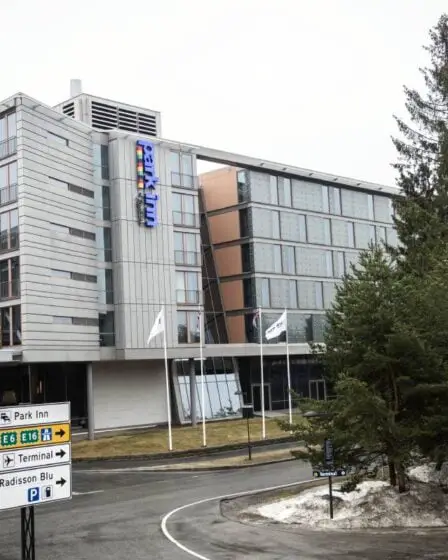 Jusqu'à 30 personnes se sont échappées des hôtels de quarantaine de Gardermoen la semaine dernière 5 Jusqu'à 30 personnes se sont échappées des hôtels de quarantaine de Gardermoen la semaine dernière - 4