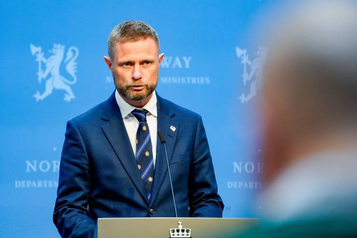 Le ministre norvégien de la Santé met en garde contre un éventuel report de la quatrième étape du plan de réouverture - 3