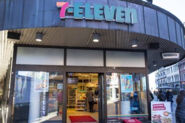 Bergen: Un homme tente de voler un kiosque la veille de Noël, se repent et revient s'excuser, puis se fait arrêter - 16