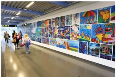 L'art international des enfants à l'aéroport d'Oslo - 8