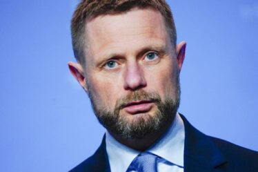 Le gouvernement reporte la réouverture de la Norvège et introduit une interdiction nationale de servir de l'alcool - 18
