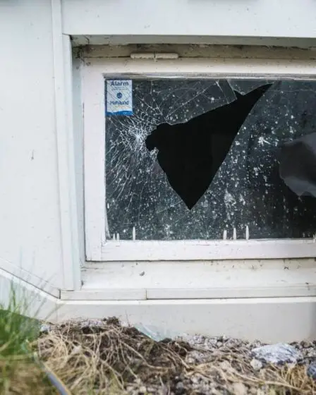 PHOTO: l'explosion de roches à Ytre Enebakk endommage des propriétés et des véhicules 8 PHOTO: l'explosion de roches à Ytre Enebakk endommage des propriétés et des véhicules - 7