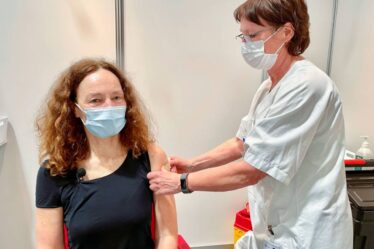 PHOTO: la directrice de FHI, Camilla Stoltenberg, vaccinée: "J'ai aussi hâte de vivre un peu plus libre" - 18
