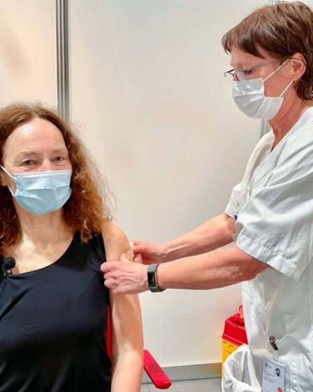 PHOTO: la directrice de FHI, Camilla Stoltenberg, vaccinée: "J'ai aussi hâte de vivre un peu plus libre" - 21