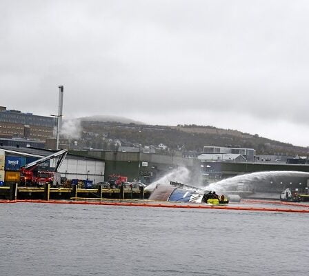 La remontée du chalutier russe à Tromsø a commencé dimanche 23 La remontée du chalutier russe à Tromsø a commencé dimanche - 22