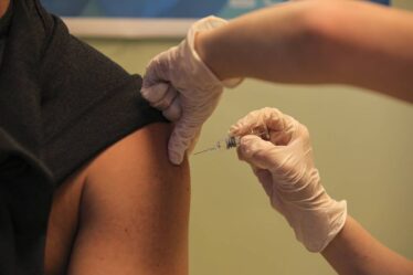 Étude: le vaccin corona chinois offre une protection dans 50% des cas - 16