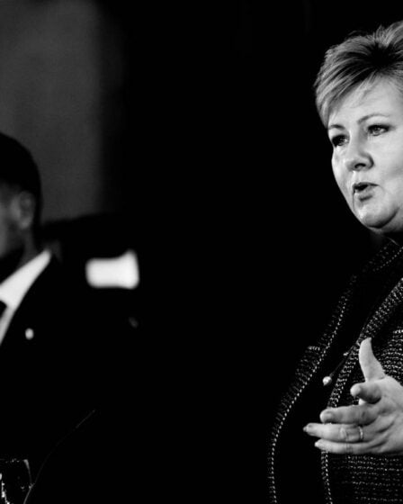 Solberg accepte une amende de 20000 couronnes, se dit gênée de violer les règles de la couronne 5 Solberg accepte une amende de 20000 couronnes, se dit gênée de violer les règles de la couronne - 4