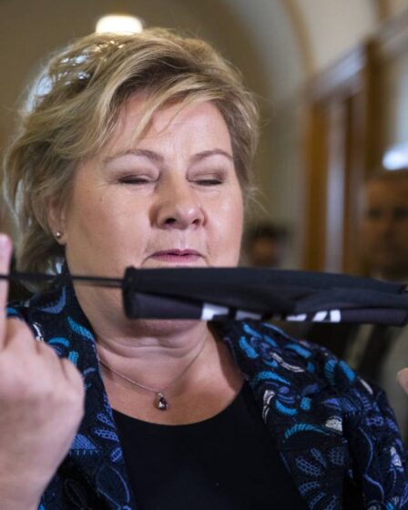 Le parlement norvégien resserre les règles d'infection et recommande aux députés de porter des masques faciaux 29 Le parlement norvégien resserre les règles d'infection et recommande aux députés de porter des masques faciaux - 28