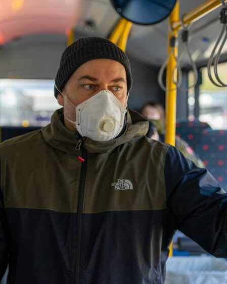 Moins de gens à Oslo portent des masques faciaux dans les tramways et les bus Ruter avec peu de voyageurs - 22
