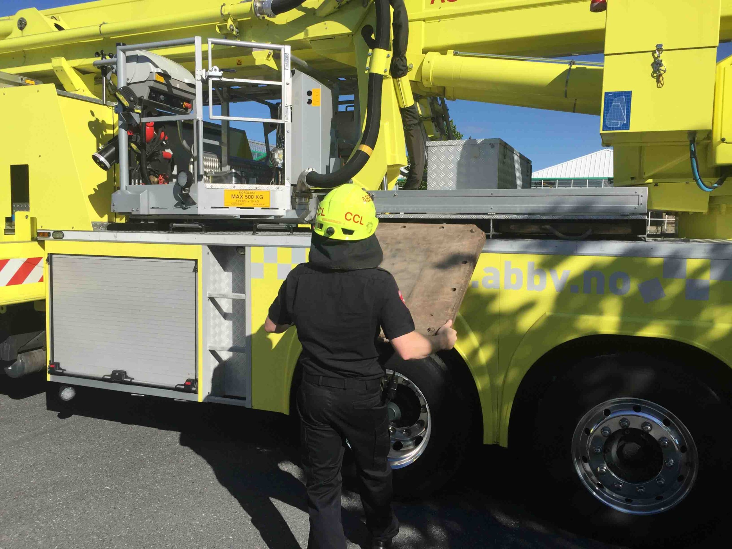 Plus de 300 personnes évacuées après un incendie dans un hôtel à Ålesund 6 Plus de 300 personnes évacuées après un incendie dans un hôtel à Ålesund - 5