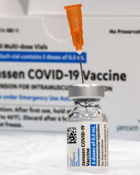 L'UE commence à enquêter sur les cas de caillots sanguins chez les personnes vaccinées avec le vaccin Johnson & Johnson - 28