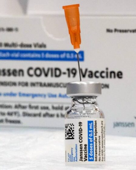 L'UE commence à enquêter sur les cas de caillots sanguins chez les personnes vaccinées avec le vaccin Johnson & Johnson - 7
