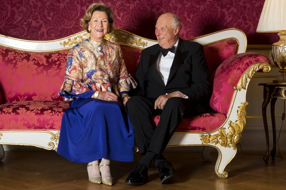 Le roi et la reine de Norvège sortent de la quarantaine après un test corona négatif 4 Le roi et la reine de Norvège sortent de la quarantaine après un test corona négatif - 3