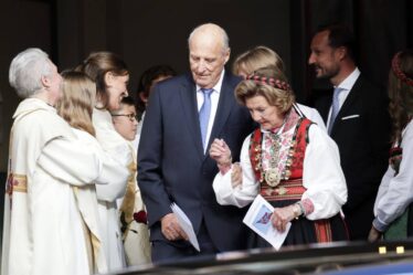 Le roi et la reine de Norvège sont mis en quarantaine après un cas d'infection au palais - 18