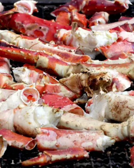 La police norvégienne saisit plus de 800 kilos de pinces de crabe royal d'une valeur de plus de 500000 couronnes - 1