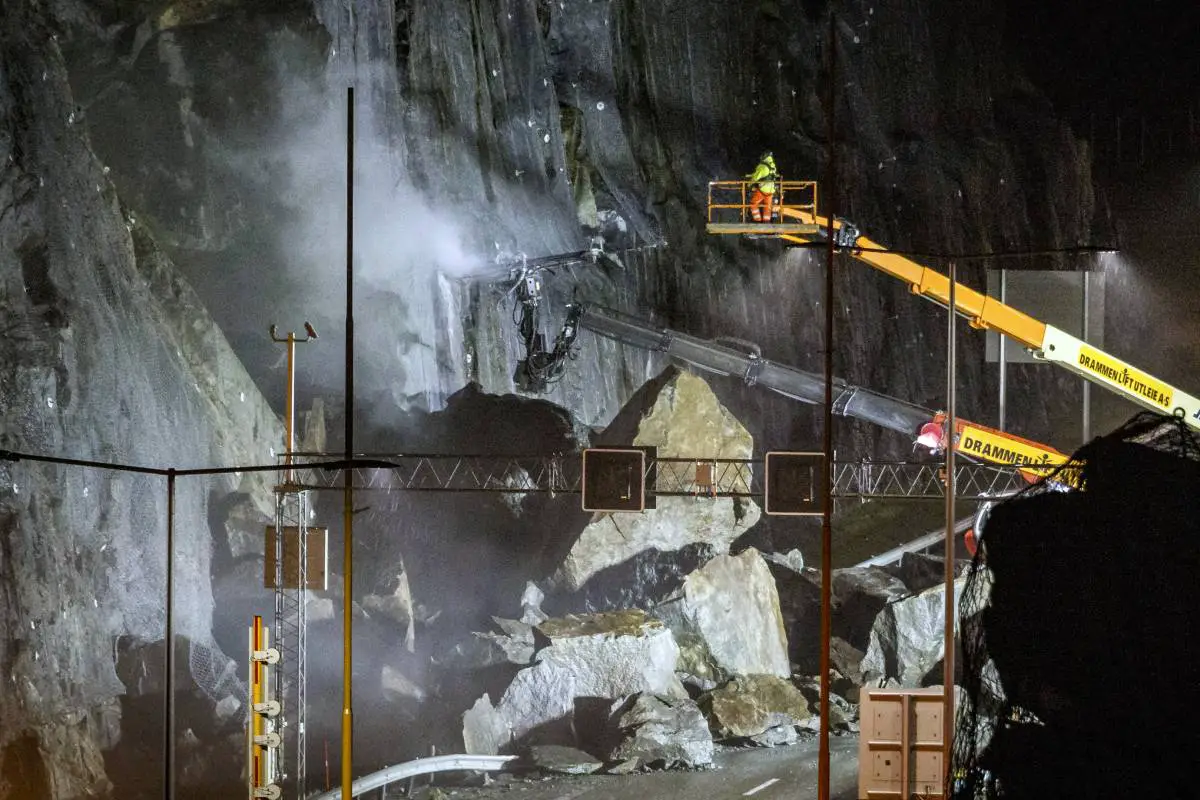 La route de comté sur Osterøy sera fermée un mois après le glissement de terrain 4 La route de comté sur Osterøy sera fermée un mois après le glissement de terrain - 3