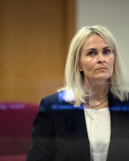 Tribunal Romerike: la mère accusée du meurtre de deux fils "regrette" qu'elle "n'ait pas demandé d'aide" 2 Tribunal Romerike: la mère accusée du meurtre de deux fils "regrette" qu'elle "n'ait pas demandé d'aide" - 1