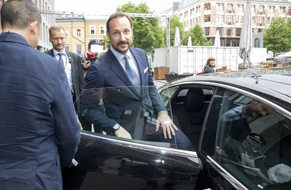 Le prince héritier prône plusieurs câbles électriques norvégiens à l'étranger 6 Le prince héritier prône plusieurs câbles électriques norvégiens à l'étranger - 5