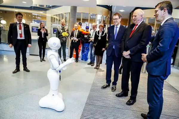 Le roi visite le groupe Kongsberg 4 Le roi visite le groupe Kongsberg - 3