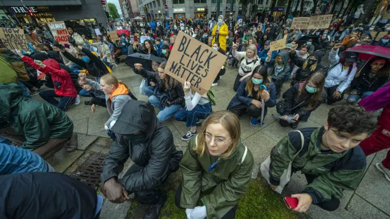 Black Lives Matter protester contre la Norvège