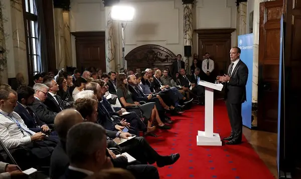 Les citoyens britanniques de l'UE risquent de perdre des comptes bancaires sans un accord sur le Brexit 4 Les citoyens britanniques de l'UE risquent de perdre des comptes bancaires sans un accord sur le Brexit - 3