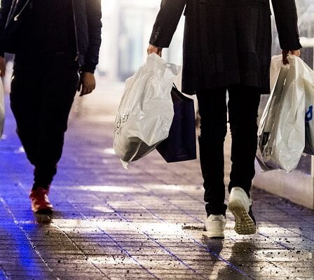 L'industrie du commerce introduit une taxe environnementale sur les sacs en plastique 14 L'industrie du commerce introduit une taxe environnementale sur les sacs en plastique - 13