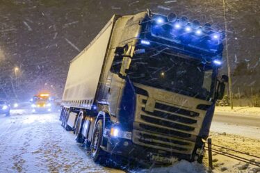 25 camions sont bloqués sur le chemin de Hemsedalsfjellet: "Chaotic" - 16
