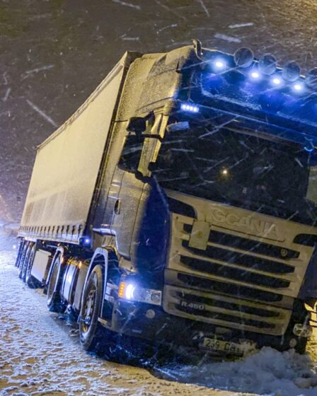 25 camions sont bloqués sur le chemin de Hemsedalsfjellet: "Chaotic" 12 25 camions sont bloqués sur le chemin de Hemsedalsfjellet: "Chaotic" - 11