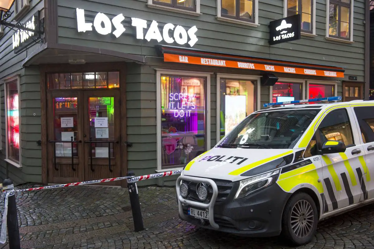 PHOTO: deux personnes inculpées après qu'un homme a été abattu dans un restaurant de tacos à Stavanger - 3