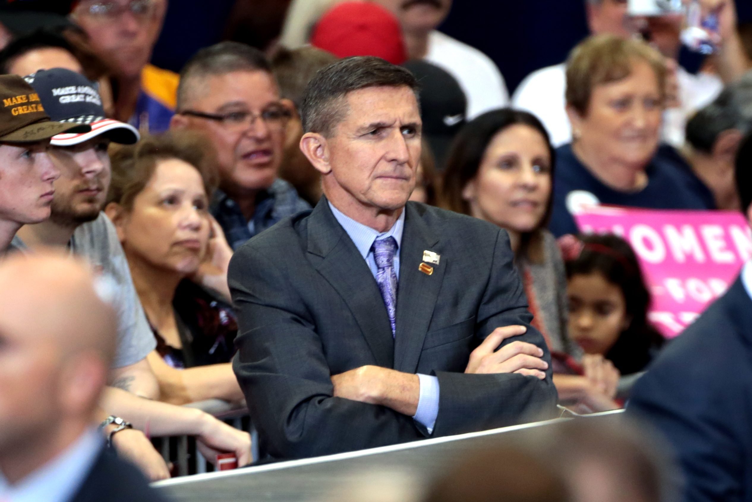 Trump se plaint du traitement "injuste" de Flynn 4 Trump se plaint du traitement "injuste" de Flynn - 3
