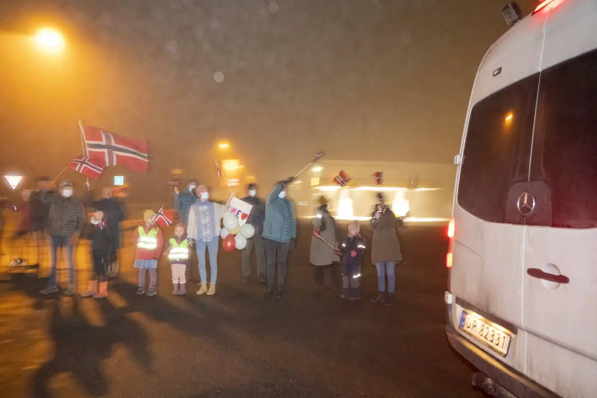 Deux familles de demandeurs d'asile arrivent en Norvège depuis la Grèce cette semaine 4 Deux familles de demandeurs d'asile arrivent en Norvège depuis la Grèce cette semaine - 3