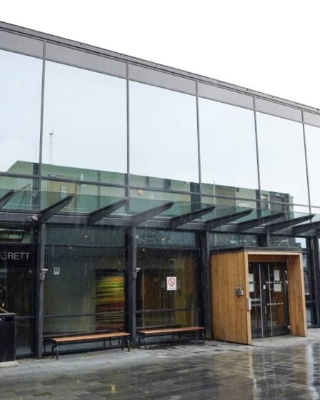 Le procureur demande 14 ans de prison pour meurtre et profanation à Moss 25 Le procureur demande 14 ans de prison pour meurtre et profanation à Moss - 24