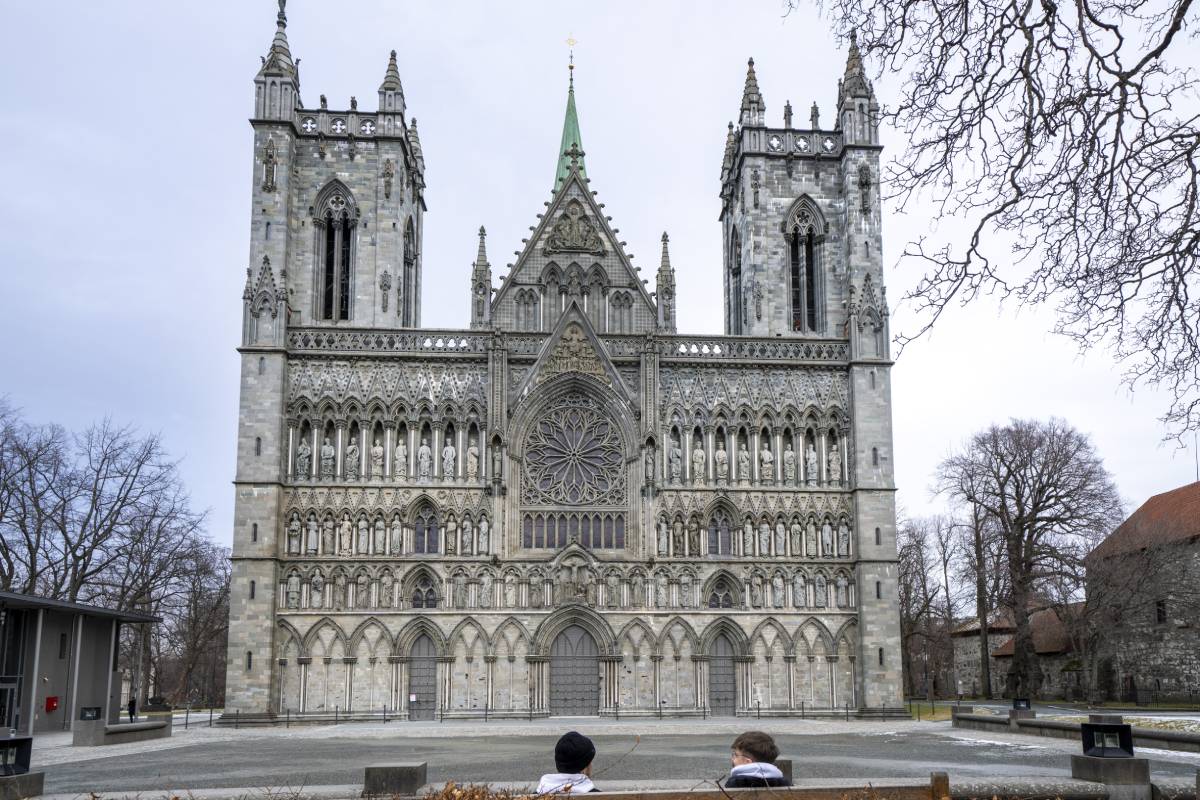 La police recherche des témoins après une tentative d'incendie criminel à la cathédrale de Nidaros 4 La police recherche des témoins après une tentative d'incendie criminel à la cathédrale de Nidaros - 3