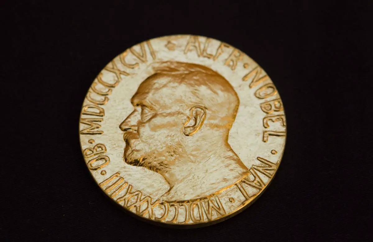 En raison de la pandémie, les prix Nobel de cette année seront envoyés par la poste 4 En raison de la pandémie, les prix Nobel de cette année seront envoyés par la poste - 3
