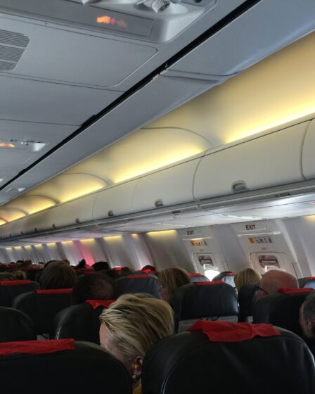 Un homme doit payer 96 000 NOK au Norvégien pour avoir été éjecté d'un avion parce qu'il était une nuisance - 25
