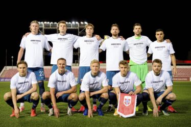 Équipe nationale de football de Norvège: créateurs de tendances humanitaires - 16