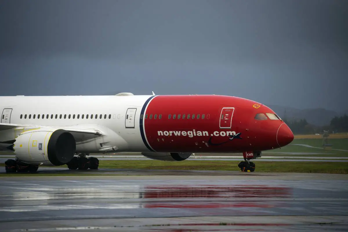 Les employés des compagnies aériennes norvégiennes vont manifester devant le parlement mercredi - 3
