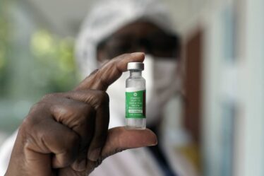 Le vaccin corona d'AstraZeneca ralentit la propagation de l'infection, selon une nouvelle étude - 18