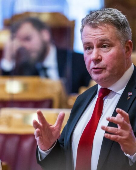 Le Parti du progrès norvégien dit «non» à la proposition de couvre-feu du gouvernement: «Au lieu de cela, accordez la priorité à un meilleur contrôle des frontières» 20 Le Parti du progrès norvégien dit «non» à la proposition de couvre-feu du gouvernement: «Au lieu de cela, accordez la priorité à un meilleur contrôle des frontières» - 19