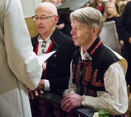 Plus de 1100 ont démissionné de l'église pour la liturgie gay 2 Plus de 1100 ont démissionné de l'église pour la liturgie gay - 1