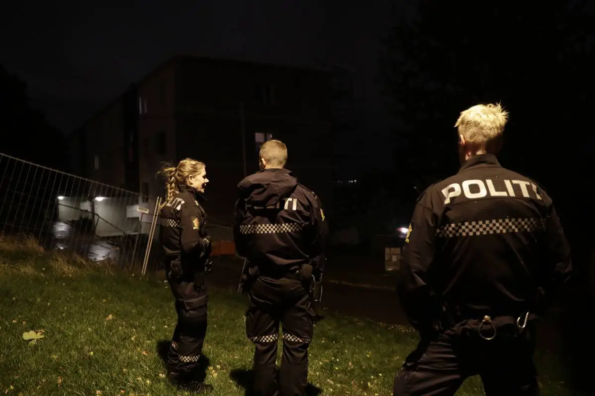 Oslo: la police a dénoncé 33 personnes pour avoir enfreint les règles corona lors de fêtes hier - 3